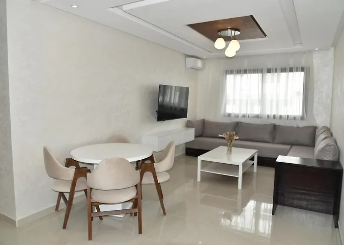 Lovely Apartment With Pool & Gym
