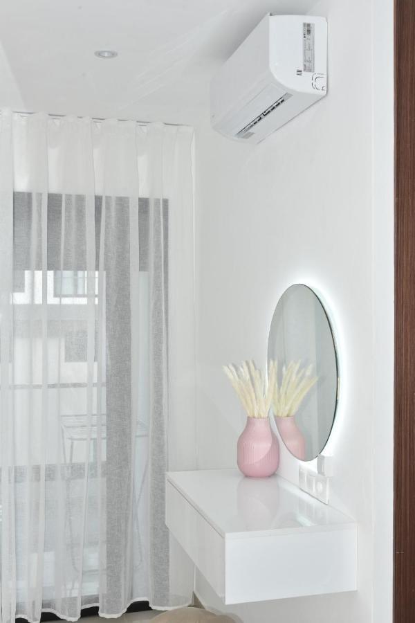 Appartement Lovely With Pool & Gym *