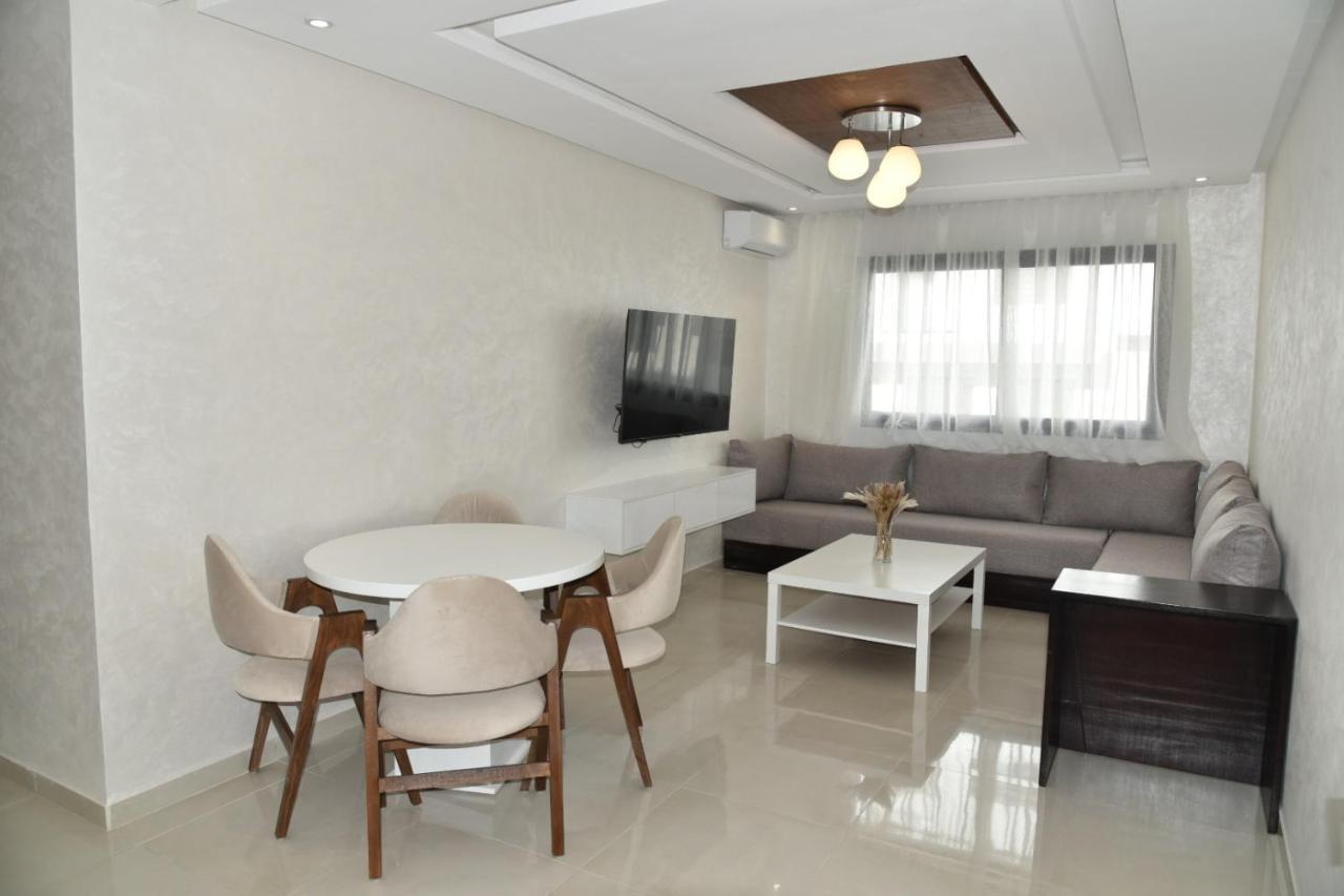 Appartement Lovely With Pool & Gym *